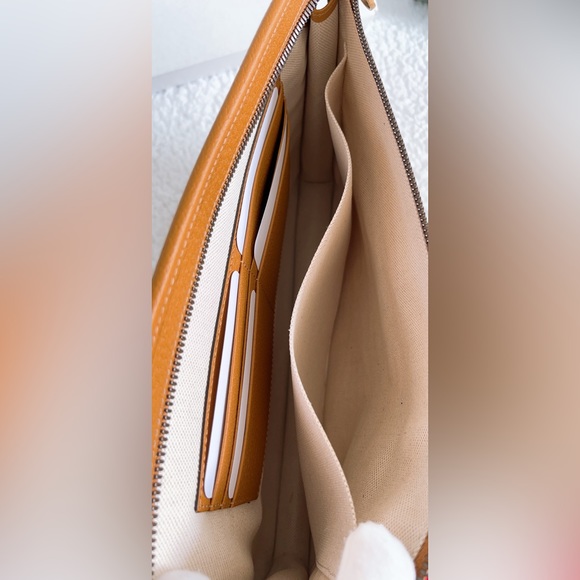 Authentic Gucci X Disney Clutch Pouch Mickey Mouse Mini GG Supreme Canvas - Picture 6 of 16